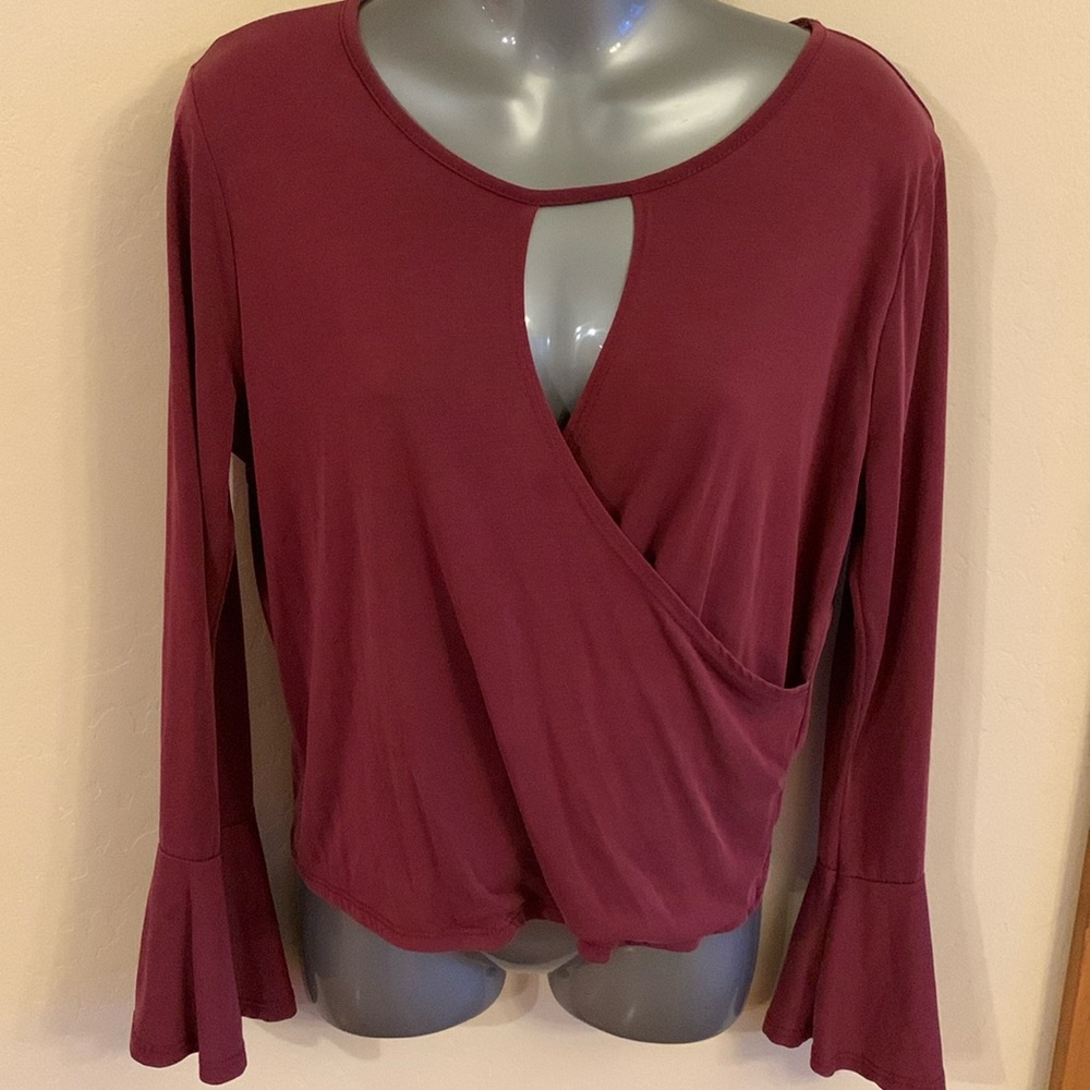(XL) EARTHBOUND Wrap Top Maroon